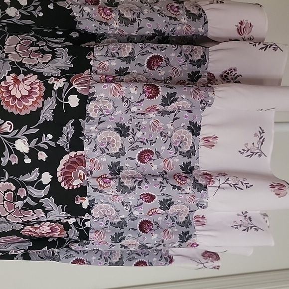 Loft, Size M, Tiered Floral Blouse, Velvet Choker Collar, Excellent Condition! - Picture 3 of 9